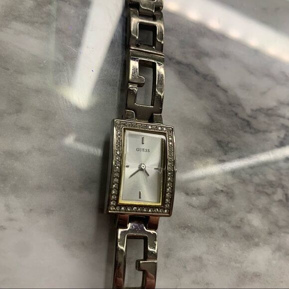 Guess Silver Womens Fashion Watch - Picture 2 of 4